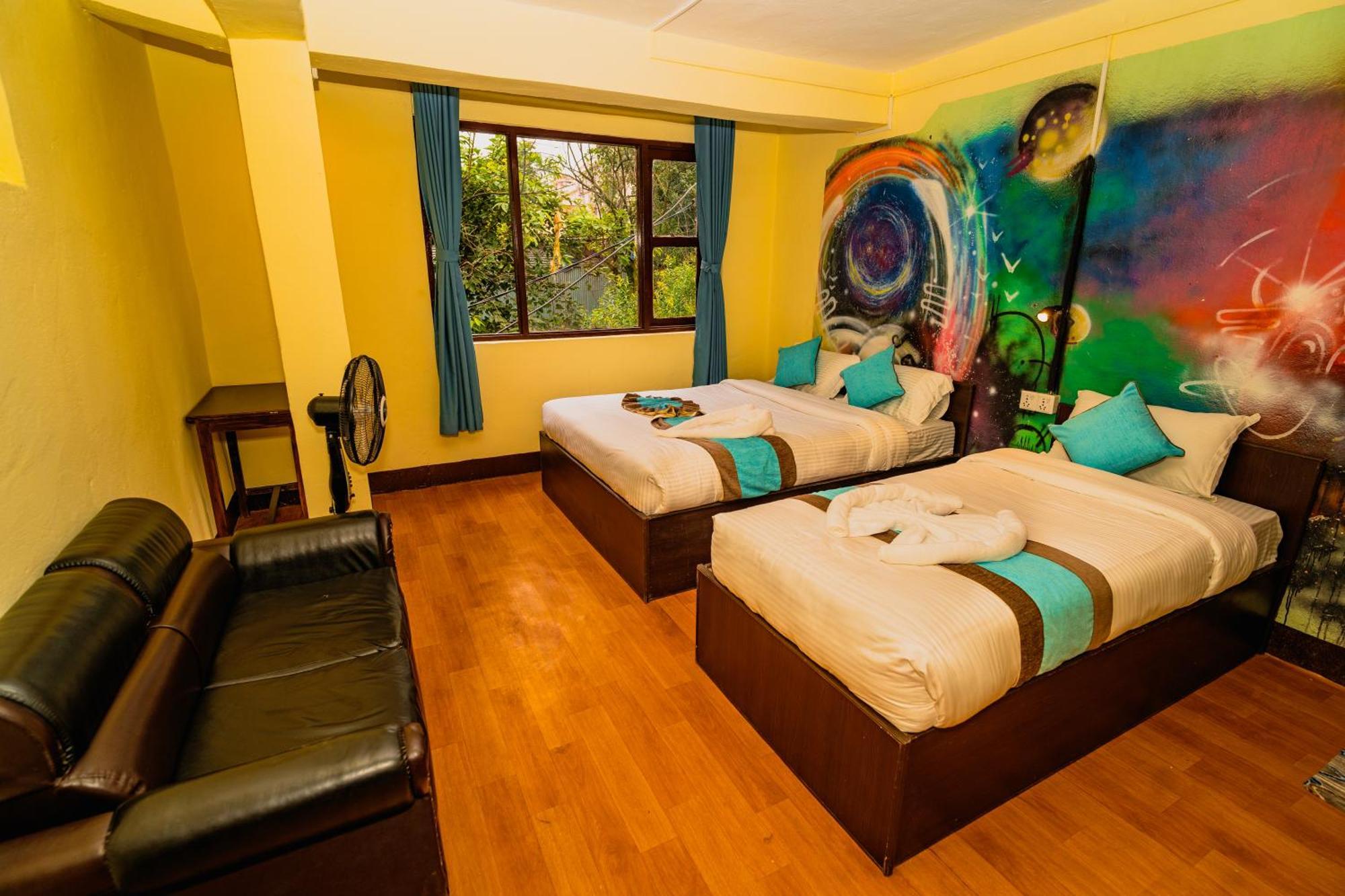 Rest Up Kathmandu Hostel מראה חיצוני תמונה